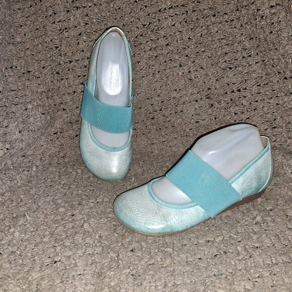 Miz Mooz Shoes - MIZ MOOZ-Pale Distressed Aqua Leather Ballet Flats-Elastic Strap-Sz 7-Excellent